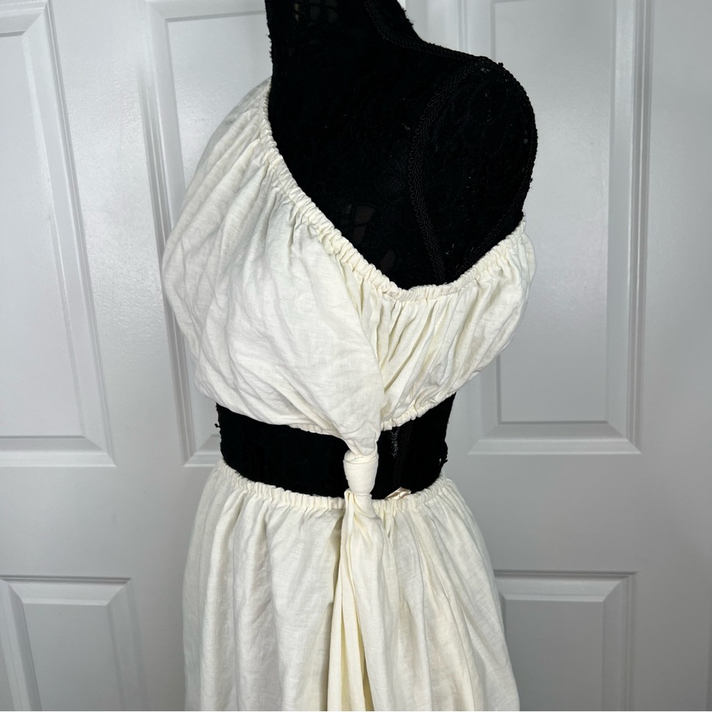 FARM Rio Cream One-Shoulder Cutout Maxi Dress - Picture 11 of 13